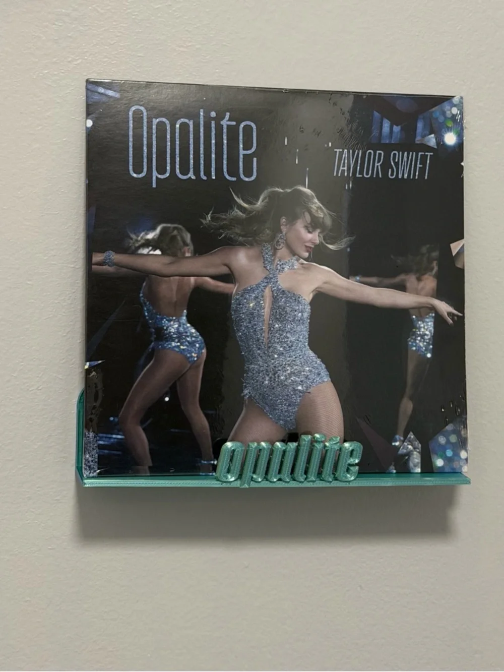 Opalite aqua “opal” 7” vinyl holder